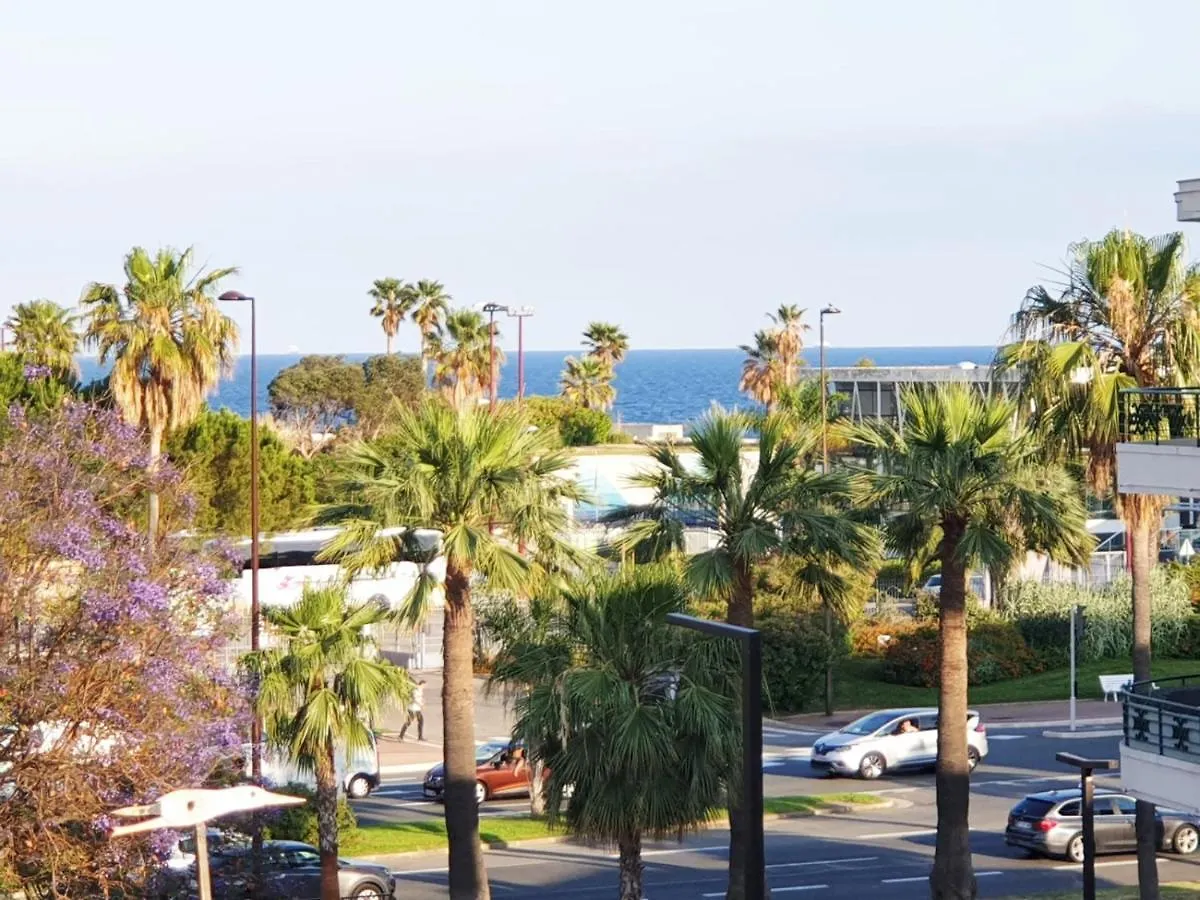 Beautiful T1 With Sea View Apartment Nice