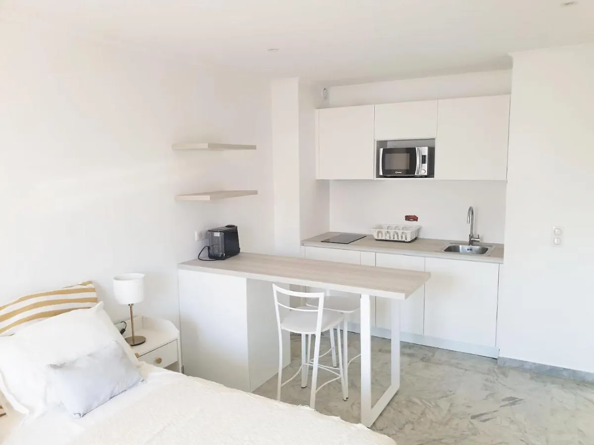 Beautiful T1 With Sea View Apartment Nice