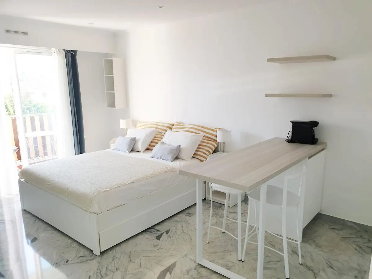 Beautiful T1 With Sea View Apartment Nice France